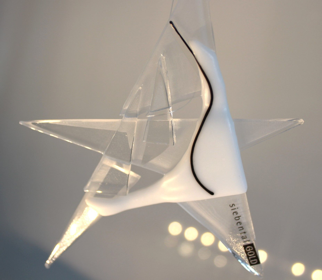 o11 Glas-Stern . Akzente in Schwarz und Weiß . o/ 12,5 cm