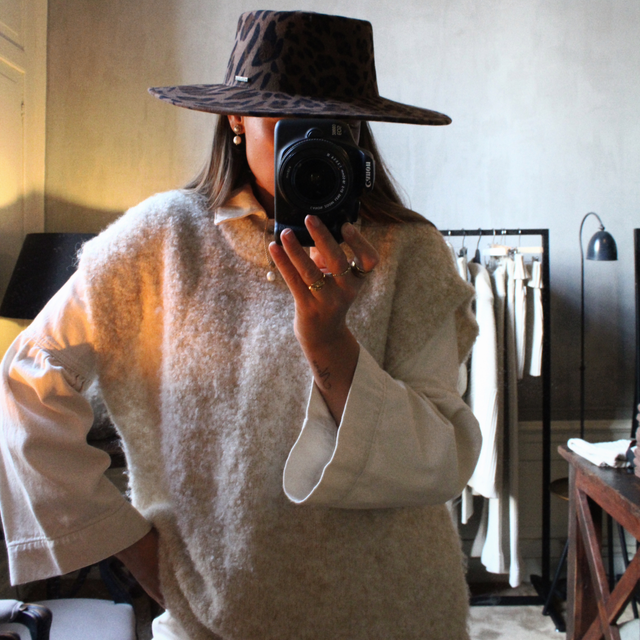 Patrisia New Knit Vest Sand