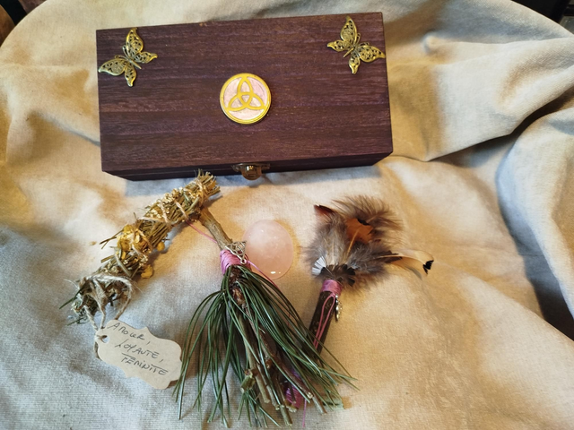 Autel nomade quartz rose triquetra