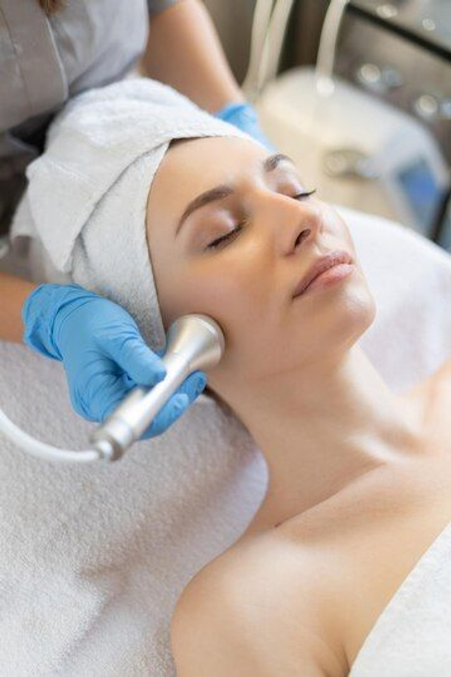 FORMATION MICRONEEDLING VISAGE ET  CHEVEUX / RADIO FREQUENCE VISAGE ET CORPS 