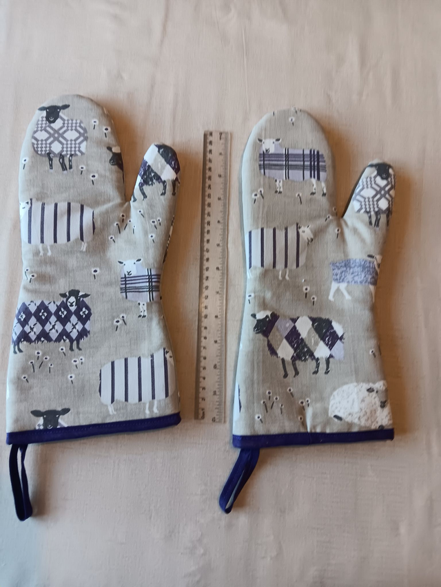 One Oven Gauntlet Baa Baa Lavender Fabric