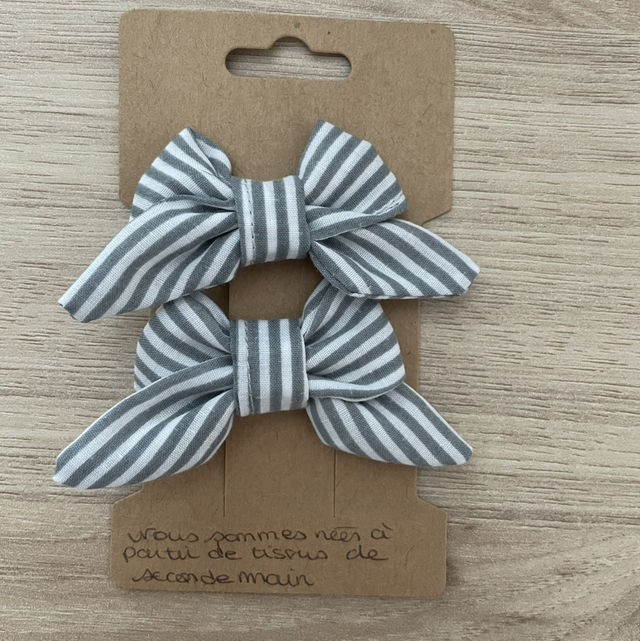 Barrette Éléonore rayée grise 