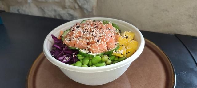 Poke bowl saumon 