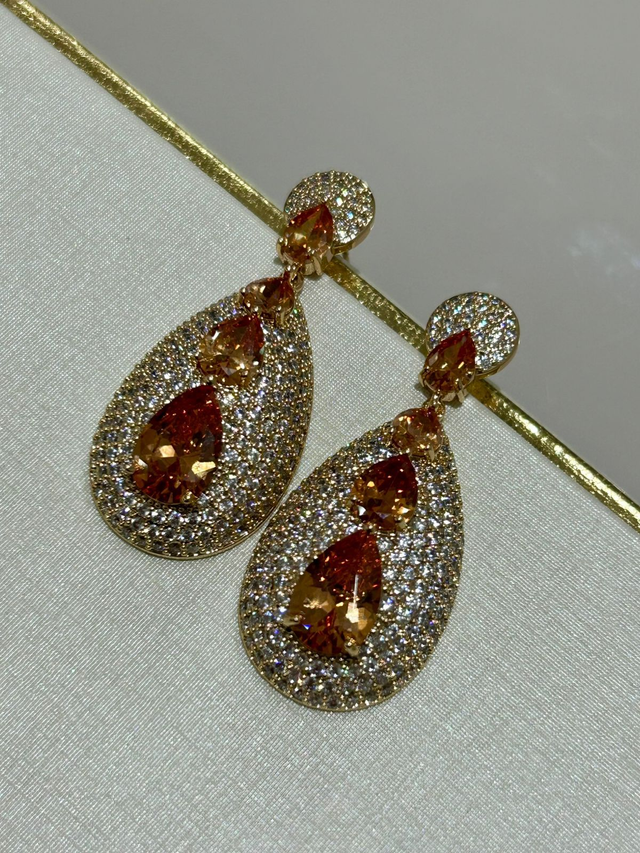 BRINCO GOTA CRAVEJADA CHAMPANHE OURO 18K