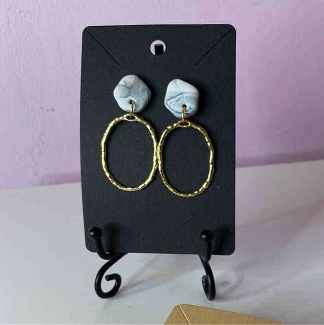 White Marble Earrings With Gold Oval Accessories 