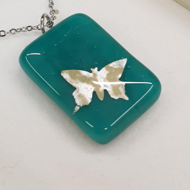 Teal blue green Butterfly Pendant &amp; Chain p126