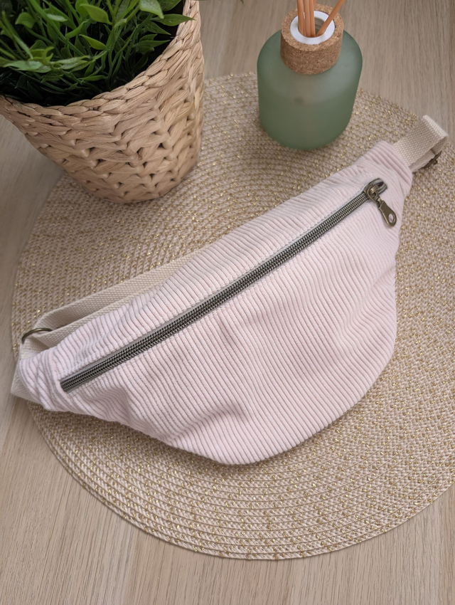 Sac banane enfant en velours cotelé rose pale