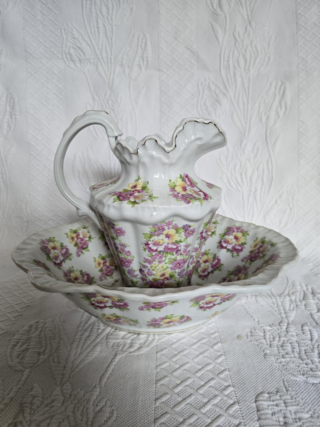Ensemble toilette Porcelaine 