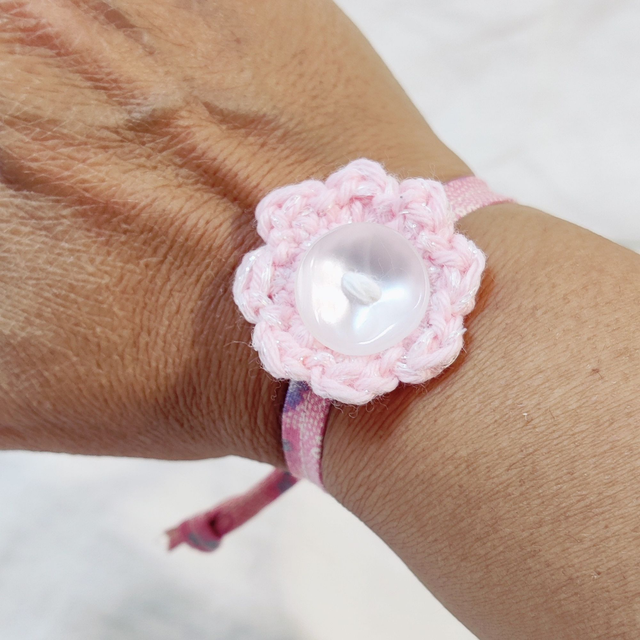 Bracelet Rose Pivoine Bouton Nacré Anémone Rose Paillette