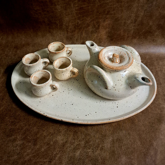 Unieke artisanale keramische theeset in steengoed