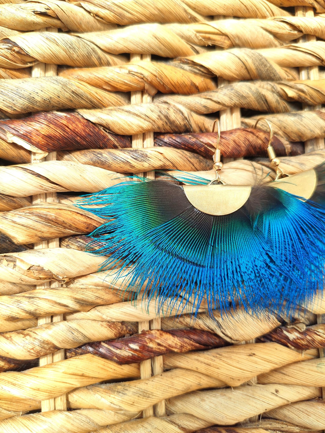 Boucles d'oreilles demi-lune Paon bleu 