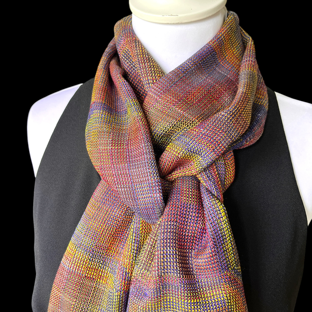 Echarpe en 100% soie, tisser à la main / Handwoven silk scarf