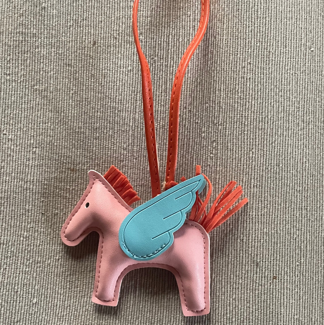 Tassenhanger paardje rose