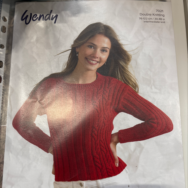7021 Ladies Jumper DK Pattern