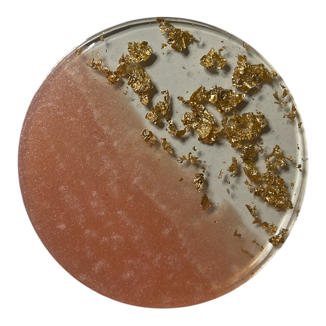 Sous-verre rose et transparent incrusté de feuilles d'or 