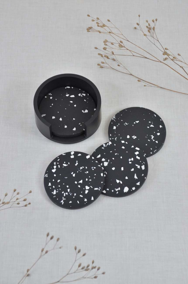 Ensemble sous-verres avec support : Noir terrazzo blanc