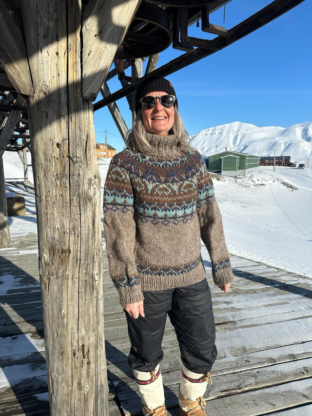 Alasuq Polar Sweater Kit - Col 16 (Oatmeal Heather &amp; Acorn Heather) - Wool &amp; Pattern - Linka Neumann