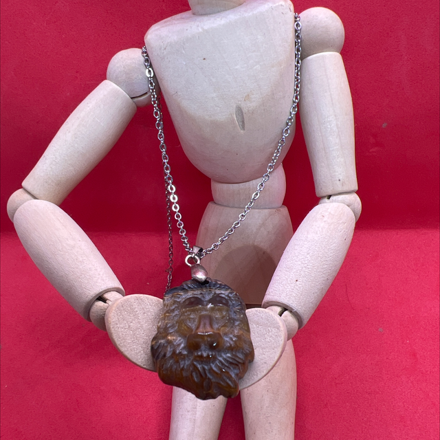 Pendentif tête de Lion en Œil de tigre