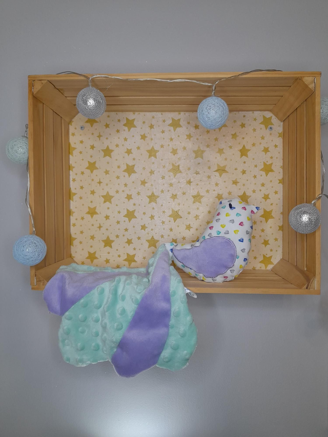 Doudou Cuicui l&#039;oiseau vert et mauve