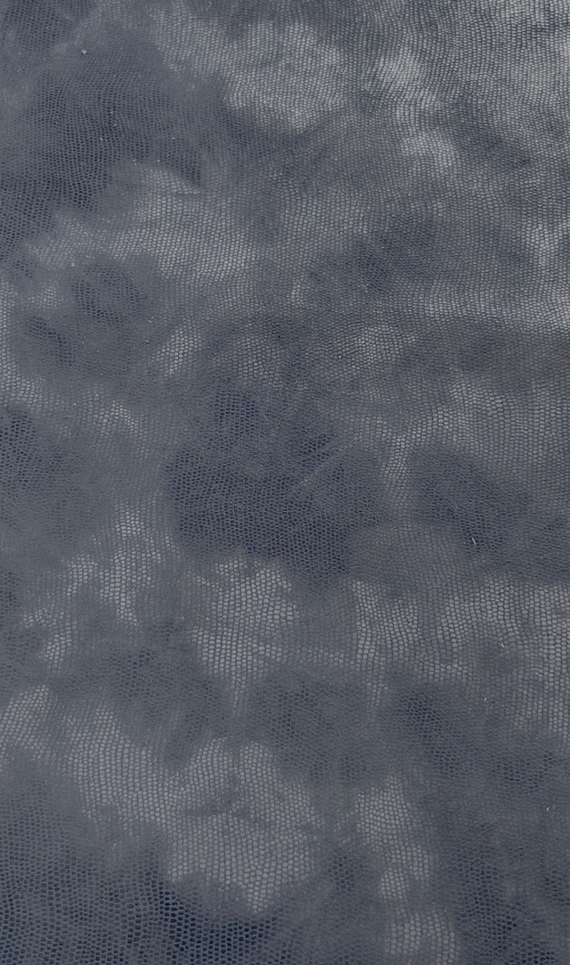 Chute de cuir bleu argenté imitation serpent