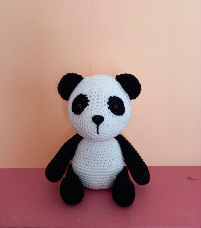 Panda assis ( sur commande)