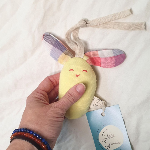 Le Kiki lapin jaune à carreaux