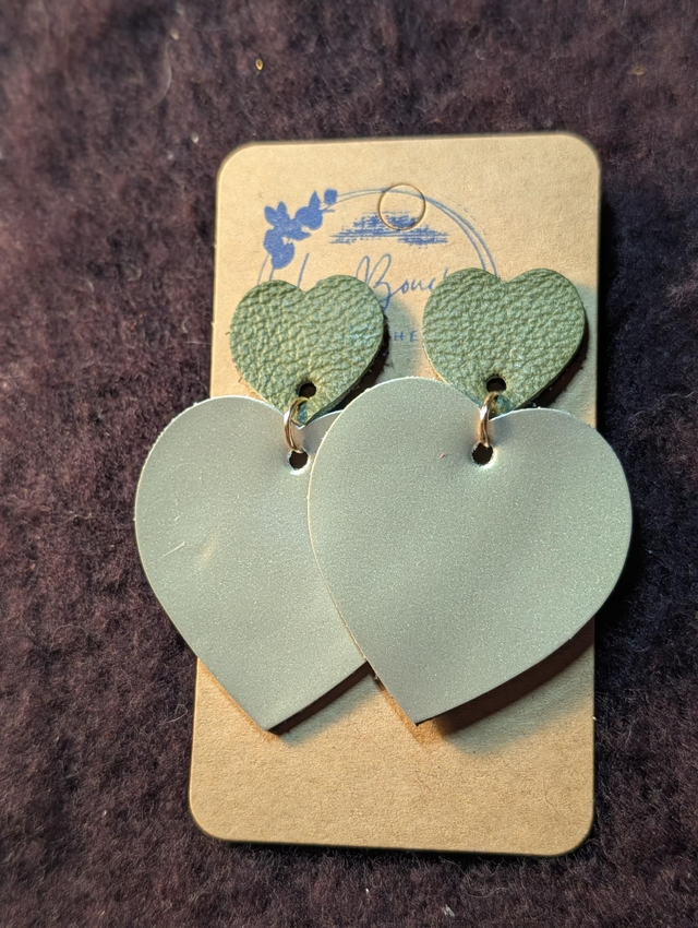 Boucles d'oreilles Louise kaki vernis lo023