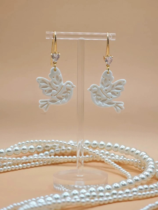 White Elegance - Bele ptice s potiskom na cirkonija srcu