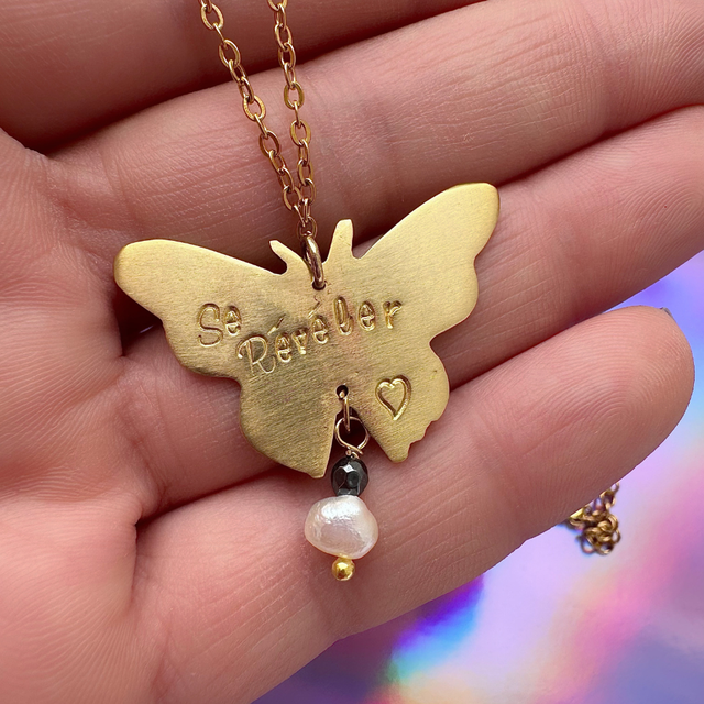 Médaille papillon "Se révéler"
