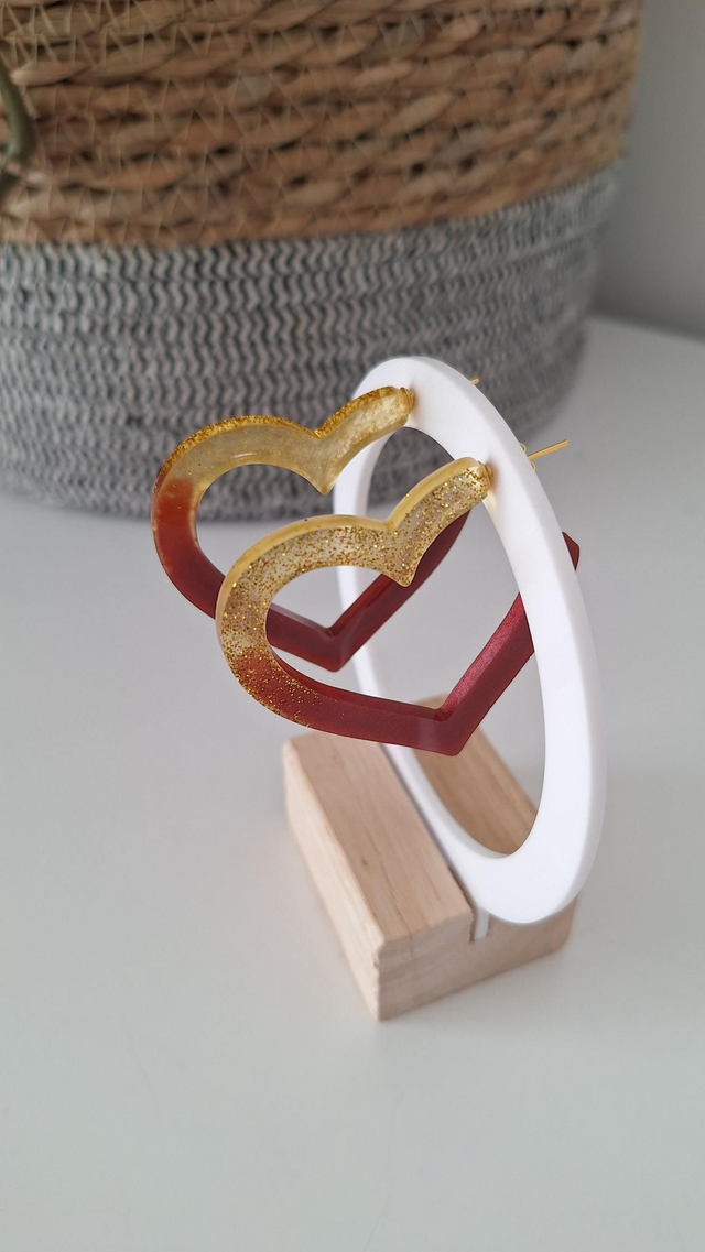 Créoles cœurs bordeaux/paillettes dorées 