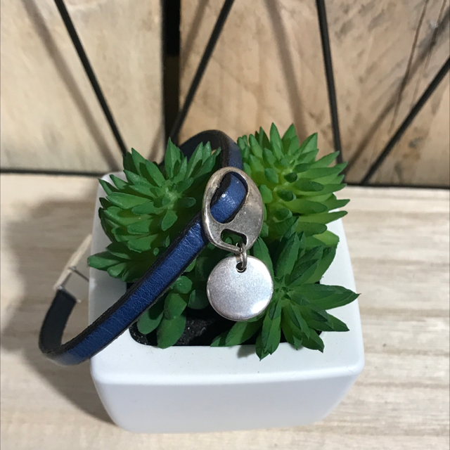 Bracelet Petit Médaillon en Cuir