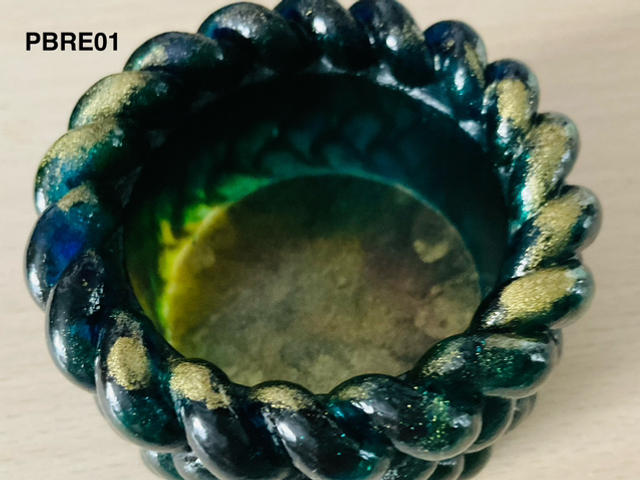 Porte-bougie ou bijoux en résine epoxy NON ALIMENTAIRE vert /or/noir/jaune 6x3cm