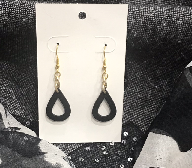 Black Dangling Earrings- BLKD24