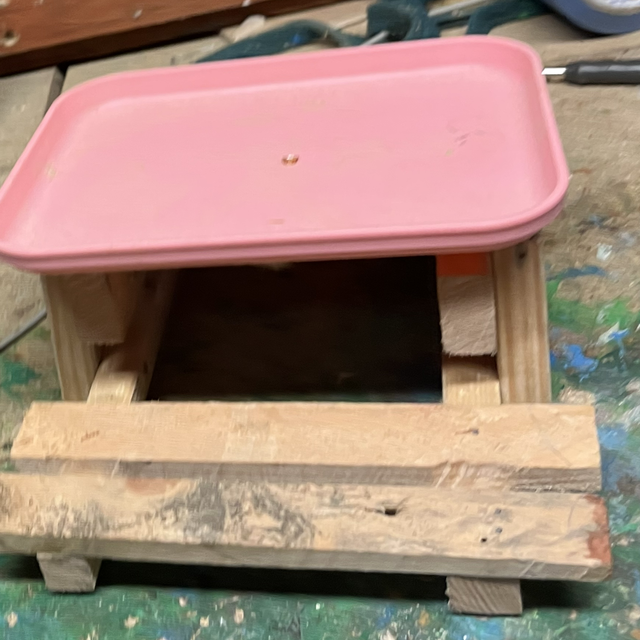 Squirrel bench and animal bench