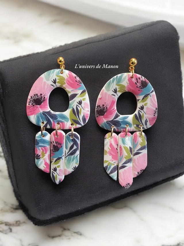 Boucles d&#039;oreilles fleuries