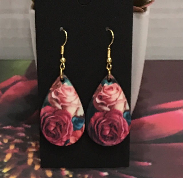 Wood Mixed Coloured Dangling Earrings- MSDE41