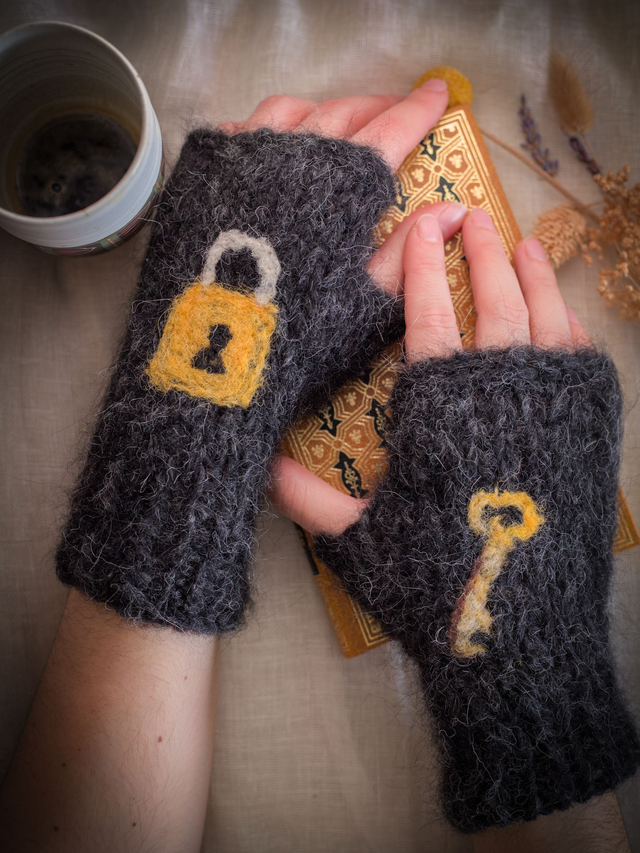 Mitaines Tatouées - le cadenas et la clé