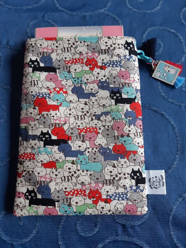 Pochette à livre - motif chats  en 2 formats disponibles