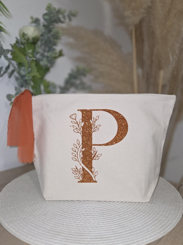 Trousse de toilette &quot;lettre florale&quot;