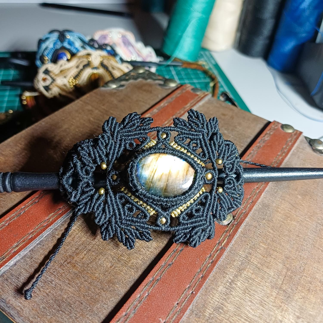 Barrette transformable labradorite dorée micromacramé