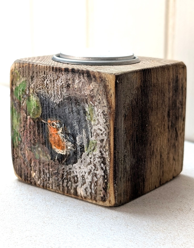 Robin in the heart of the tree - Tealight Holder Reclaimed Wood