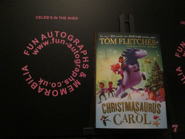 Tom Fletcher 'A Christmasaurus Carol' Authentic Autographed Hardback Book (7)