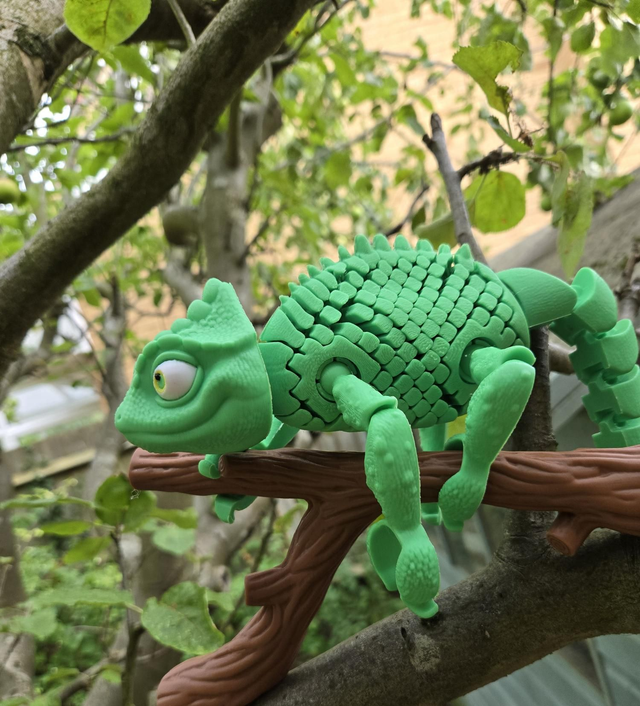 Articulated chameleon
