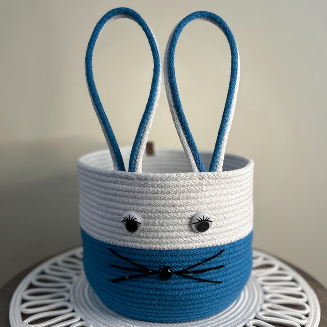 Panier lapin bleu/blanc
