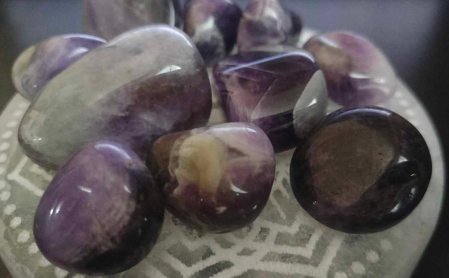 Ametisti rumpuhiottu