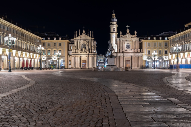 Torino piazza San Carlo by night