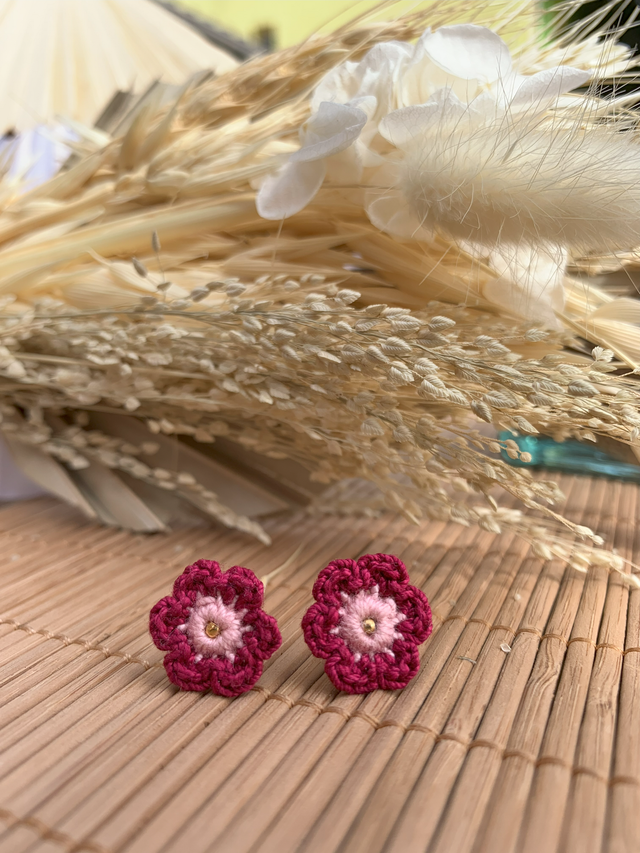 Puces d’oreilles Fleurettes ~ Rose / Rubis