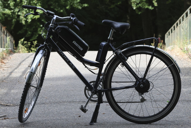 Vélo à assistance électrique reconditionné 250 W Douglass "N002E" + marquage Bicycode 10€