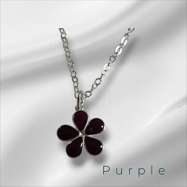 Flower necklace purple