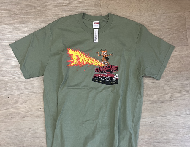 Supreme t-shirt size L NEW